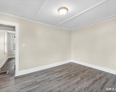 128-130 Sisson Street - Photo Thumbnail 5