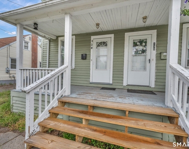128-130 Sisson Street - Photo Thumbnail 2