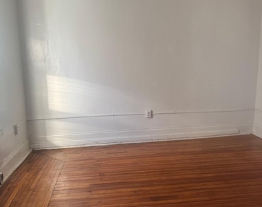 240 William Street - Photo Thumbnail 1