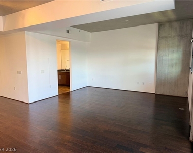 353 E Bonneville Avenue - Photo Thumbnail 5
