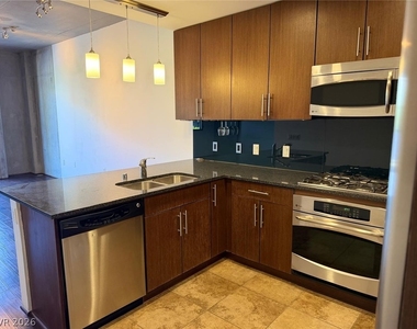353 E Bonneville Avenue - Photo Thumbnail 3