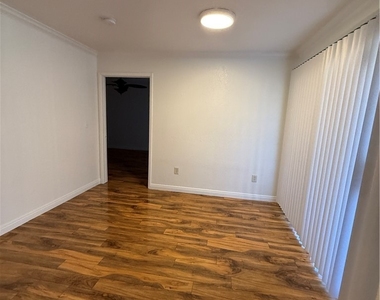 8101 W Flamingo Road - Photo Thumbnail 3