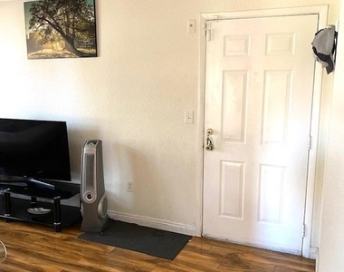 8101 W Flamingo Road - Photo Thumbnail 10