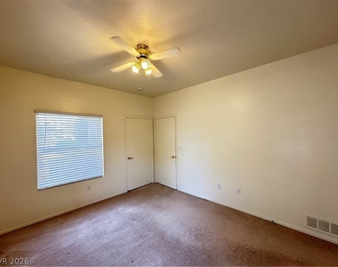 9620 W Russell Road - Photo Thumbnail 11