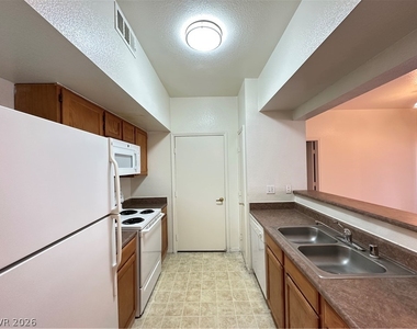 9620 W Russell Road - Photo Thumbnail 3