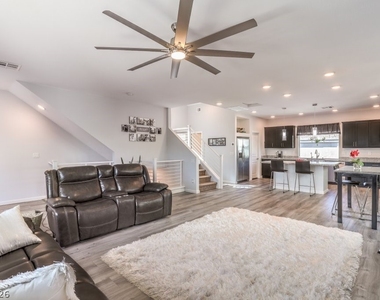 8086 Misty Canyon Avenue - Photo Thumbnail 10