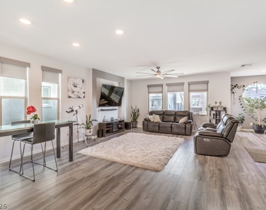 8086 Misty Canyon Avenue - Photo Thumbnail 11