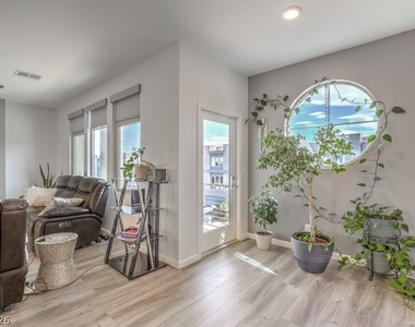 8086 Misty Canyon Avenue - Photo Thumbnail 15