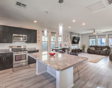8086 Misty Canyon Avenue - Photo Thumbnail 14