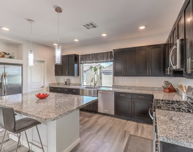 8086 Misty Canyon Avenue - Photo Thumbnail 12