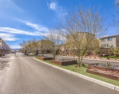 8086 Misty Canyon Avenue - Photo Thumbnail 33