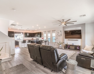 8086 Misty Canyon Avenue - Photo Thumbnail 9