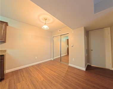 7885 W Flamingo Road - Photo Thumbnail 2