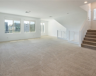 8040 Carpenter Creek Avenue - Photo Thumbnail 8