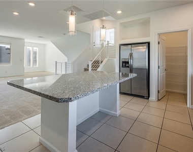 8040 Carpenter Creek Avenue - Photo Thumbnail 3