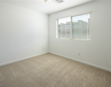 8040 Carpenter Creek Avenue - Photo Thumbnail 15