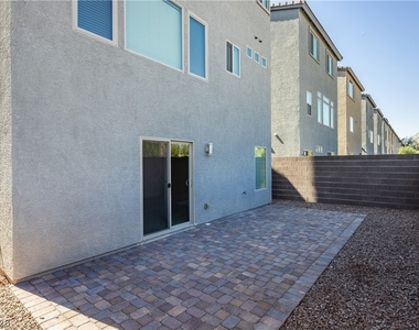 8040 Carpenter Creek Avenue - Photo Thumbnail 21