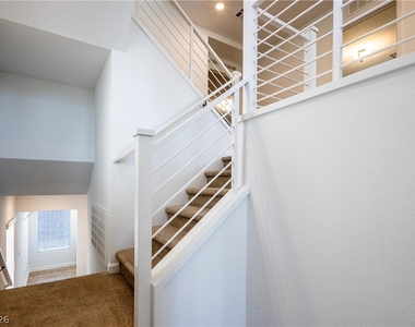 8040 Carpenter Creek Avenue - Photo Thumbnail 5