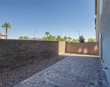 8040 Carpenter Creek Avenue - Photo Thumbnail 20