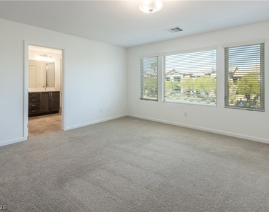 8040 Carpenter Creek Avenue - Photo Thumbnail 13