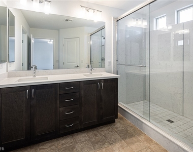 8040 Carpenter Creek Avenue - Photo Thumbnail 14