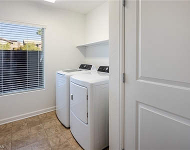8040 Carpenter Creek Avenue - Photo Thumbnail 19