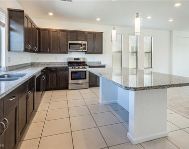 8040 Carpenter Creek Avenue - Photo Thumbnail 2