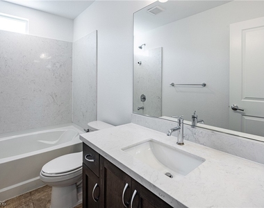 8040 Carpenter Creek Avenue - Photo Thumbnail 18