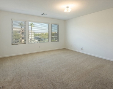 8040 Carpenter Creek Avenue - Photo Thumbnail 11