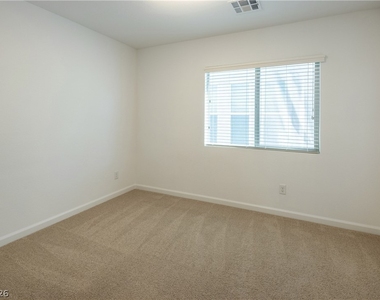 8040 Carpenter Creek Avenue - Photo Thumbnail 16