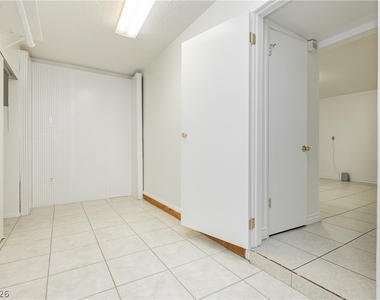 3969 Manford Circle - Photo Thumbnail 17