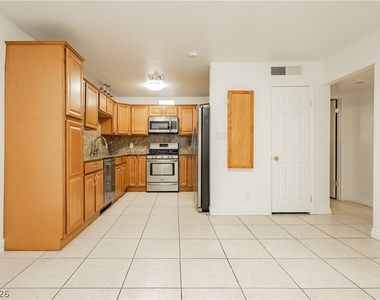 3969 Manford Circle - Photo Thumbnail 10