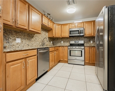 3969 Manford Circle - Photo Thumbnail 12