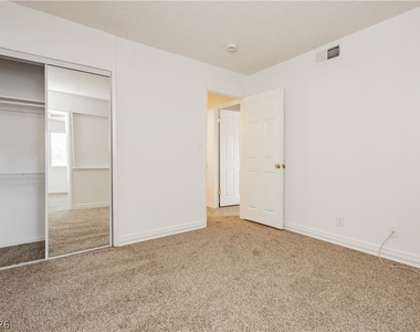 3969 Manford Circle - Photo Thumbnail 24