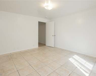 3969 Manford Circle - Photo Thumbnail 37