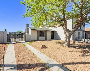 3969 Manford Circle - Photo Thumbnail 1