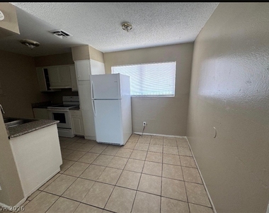 2505 Cedar Avenue - Photo Thumbnail 3