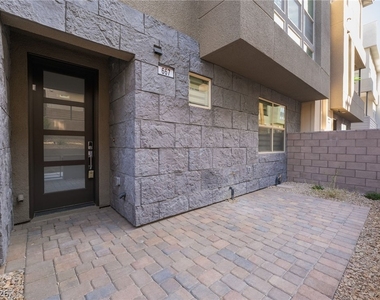 667 Grey Saker Street - Photo Thumbnail 13