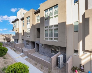 667 Grey Saker Street - Photo Thumbnail 44