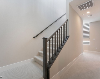 667 Grey Saker Street - Photo Thumbnail 25