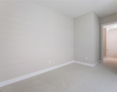 667 Grey Saker Street - Photo Thumbnail 33