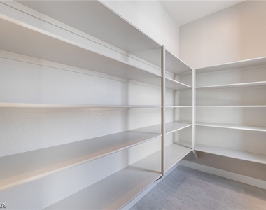 667 Grey Saker Street - Photo Thumbnail 22