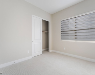 667 Grey Saker Street - Photo Thumbnail 28