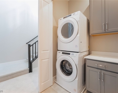 667 Grey Saker Street - Photo Thumbnail 34