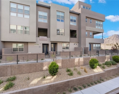 667 Grey Saker Street - Photo Thumbnail 42