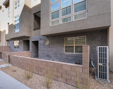 667 Grey Saker Street - Photo Thumbnail 12