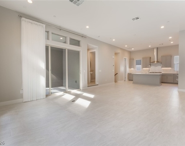 667 Grey Saker Street - Photo Thumbnail 18