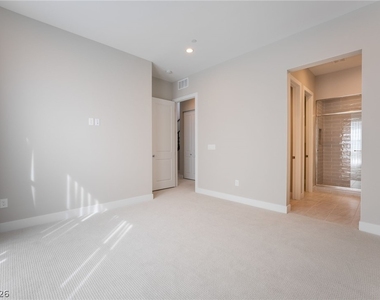 667 Grey Saker Street - Photo Thumbnail 8