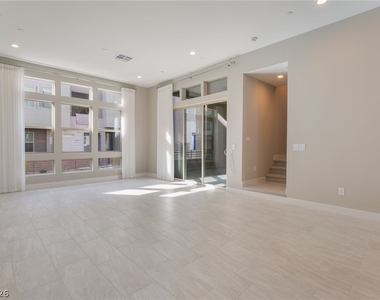 667 Grey Saker Street - Photo Thumbnail 6