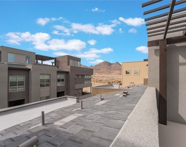 667 Grey Saker Street - Photo Thumbnail 38